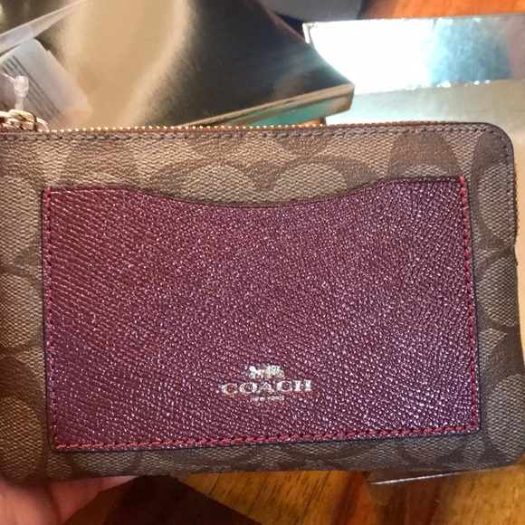 new Coach wristlet - Picture 3 of 4
